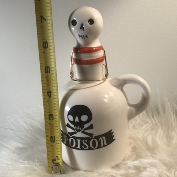 APOTHECARY JAR | “Poison” Apothecary Jar Skull ☠️ Crossbones Halloween Inspired. - Picture 3 of 4